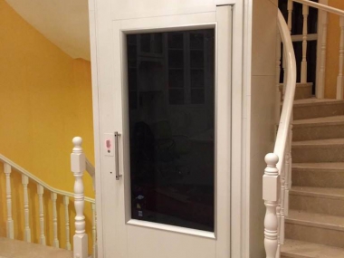 裝一個四層別墅的觀光電梯多少錢？